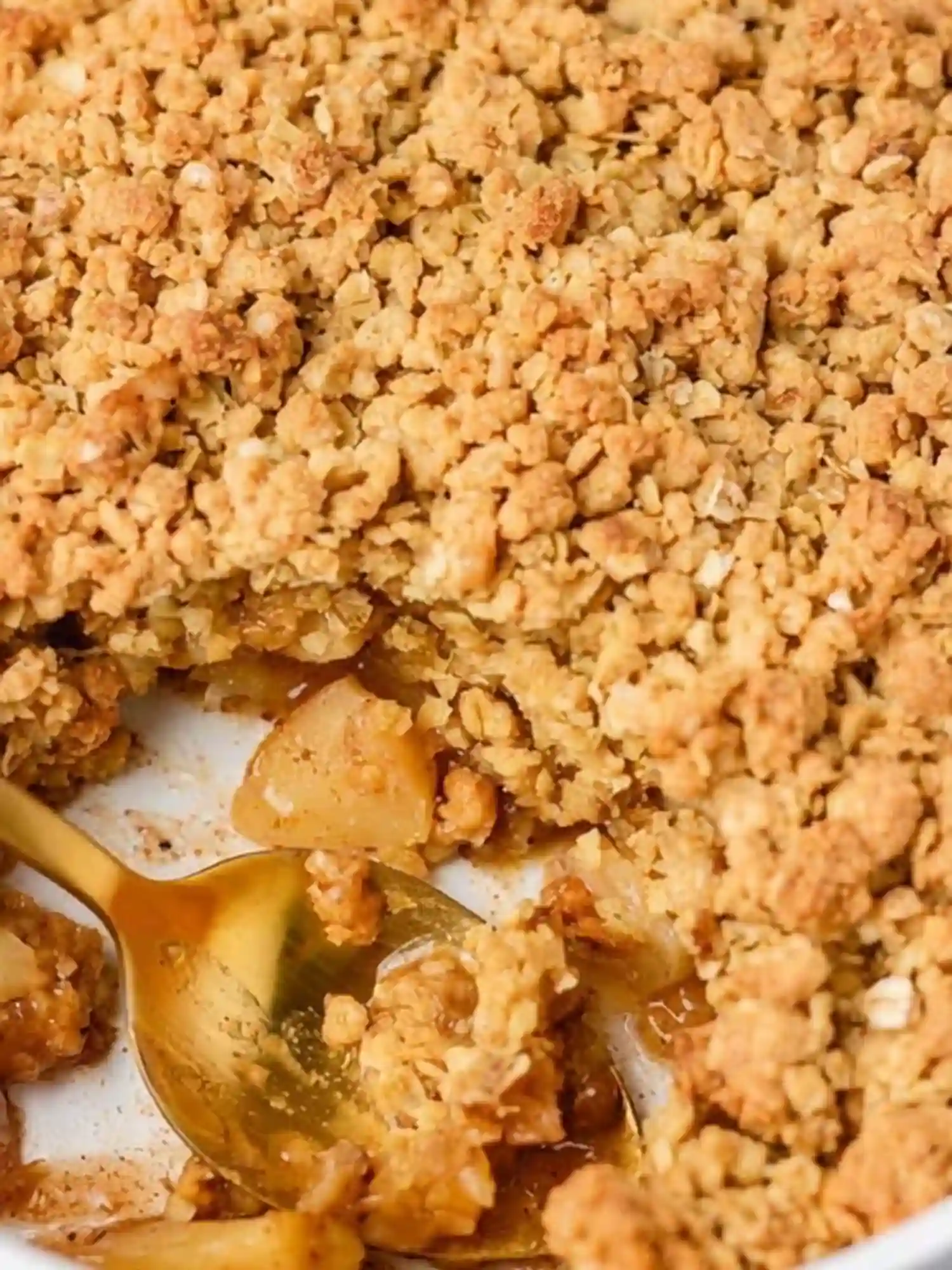 Simple Apple Crumble Apple Crisp Golden Baked Dessert Golden baked Simple Apple Crumble Apple Crisp with buttery oat topping and tender apple